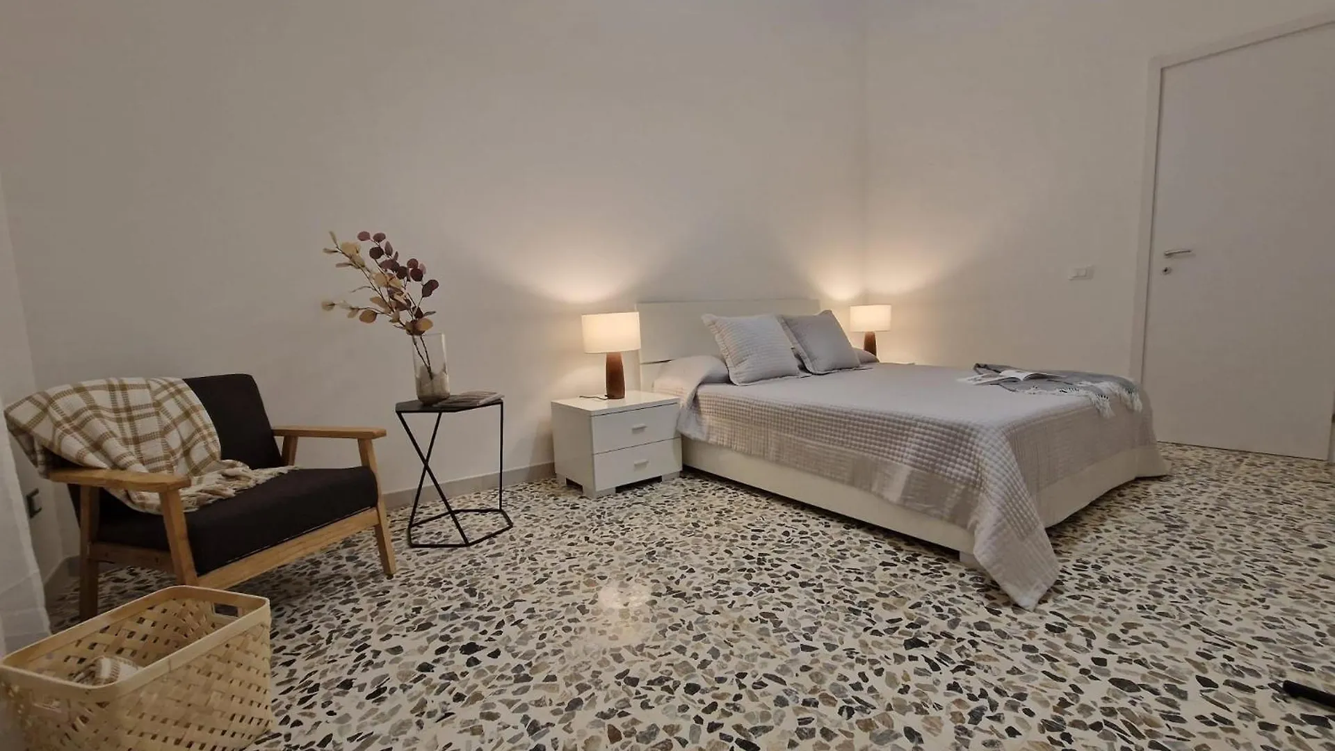 Venezia Boutique Apartments 阿沃拉